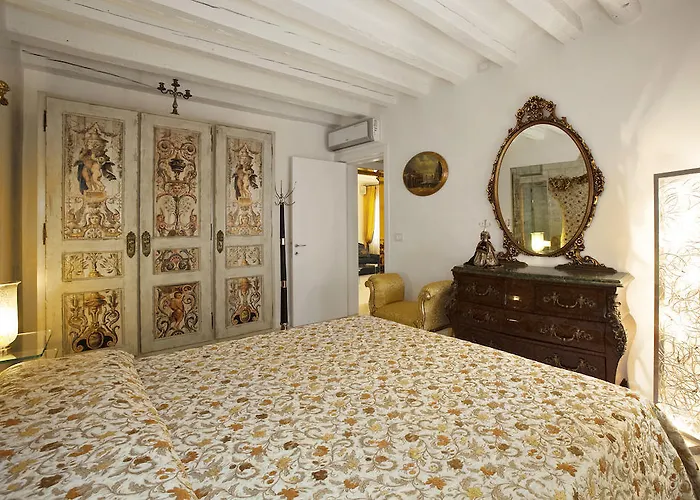 Casa Fortuny Luxury Apartment